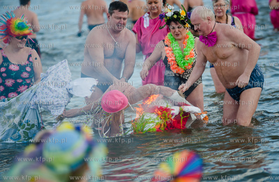 Gdański Klub Morsów symbolicznym topieniem Marzanny...