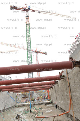 Gdynia. Na terenie sasiadujacym z apartamentowcem Sea...