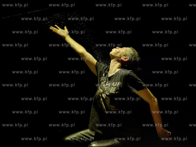 Proba przedtawienie This is not a love song, czyli...