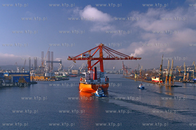 Nowe suwnice dla Baltyckiego Terminalu Kontenerowego...