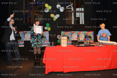 23 final WOSP w Gdyni. Licytacja prowadzona przez przez...