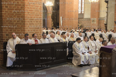 Pelplin. Msza Swieta Krzyzma w Wielki Czwartek w Bazylice...