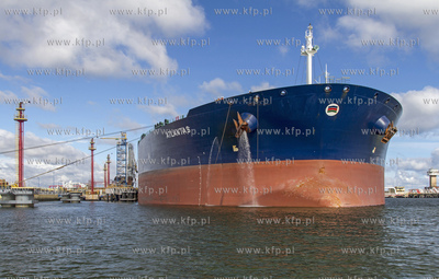 Irański supertankowiec M/T Atlantas wpływa do Naftoportu...