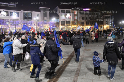 Sopot. Plac Przyjaciol Sopotu. Radosc mieszkancow Sopotu...