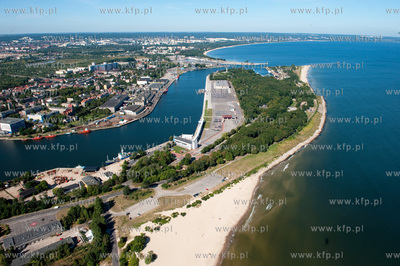 Westerplatte, oraz wejscie do Portu Gdansk, widziane...