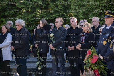 Gdańsk. Cmentarz Łostowicki. Uroczystości pogrzebowe...