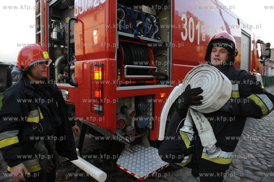 Pozar na Partyzantow 112 w Gdansku - Wrzeszczu. Plonal...