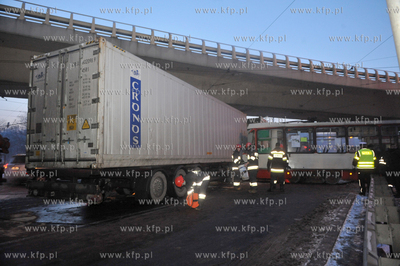 Wypadek na skrzyzowaniu Podwala Przedmiejskiego i Okopowej...