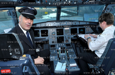 Pierwszy dzien funkcjonowania nowego terminalu T2 gdańskiego...