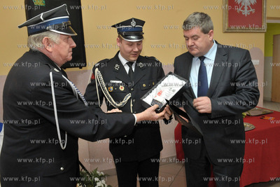 Banino, ul. Tuchomska. Uroczystosc wmurowania kamienia...