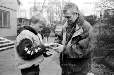 Trener Arki Gdynia Andrzej Stachura. 6.12.1993  1grudzien93_m.kosycarz_p9...