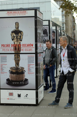 Festiwal Filmowy w Gdyni. Wystawa na ul. Armnii Karojwej...