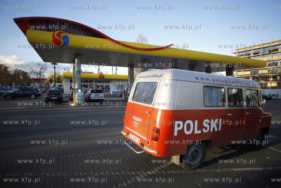 Nysa Polskiego Lotosu na stacji paliw Lotos w Gdansku...