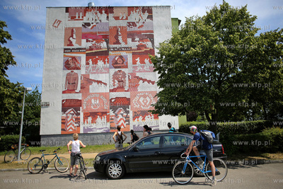 Spacer rowerowy po kolekcji murali na osiedlu Gdańsk...