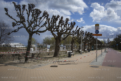 Drugi dzień swiąt wielkanocnych w Sopocie. Alejki...