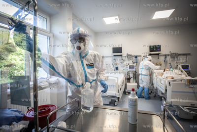 Szpital zakaźny w Gdańsku. Intensywna terapia oddziału...