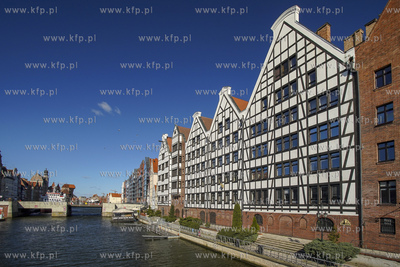 Gdańsk, Wyspa Spichrzów, odcinek między mostem Krowim...