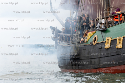 Zlot żaglowców Baltic Sail w Gdańsku. Parada jedostek...