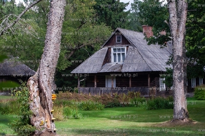 Białowieski Park Narodowy. Leśniczówka "Dziedzinka"...