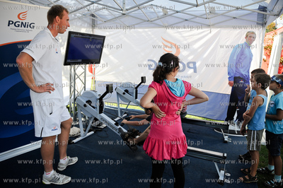 Gdynia. Bulwar nadmorski. Festyn PGNiG Bezpiecznie...