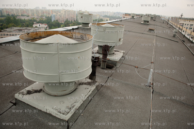 Gdansk. Zaspa. Dach wiezowca na ulicy Pilotow 8.
25.08.2011
fot....