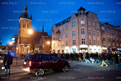 Gdanska Droga Krzyzowa, organizowana przez ojcow dominikanow.
30.03.2012
fot....