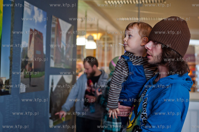 Gdansk. Centrum handlowe ETC. Wernisaz wystawy muralu...