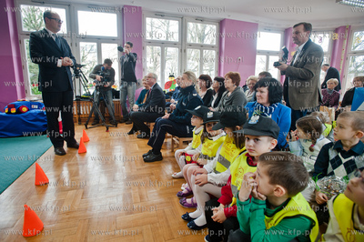 Gdansk. Przedszkole nr 31. Uroczystosc przekazania...