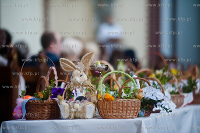 Gdansk. Wielka Sobota. Swiecenie potraw Wielkanocnych...