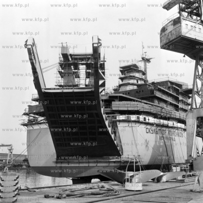 Na rufie statku Skulptor Konenkow należacego do radzieckiego...