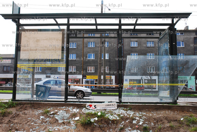 Zdemolowany przystanek ZKM przy ul. Morskiej w Gdyni

28.04.2007

Fot....