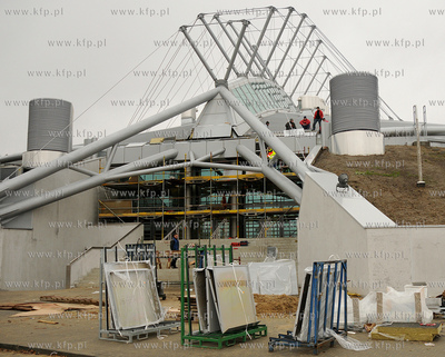 Trwaja prace wykonczeniowe Hali Sportowo - Widowiskowej...