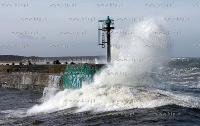 Ustka, wiosenny sztorm.
23.03.2009 
Fot. Arturo Bissari/KFP