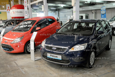 Trojmiejskie Targi Motoryzacyjne w hali wystawienniczej...