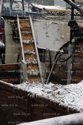 Ustka
Rybacy z kutra UST-203 w czasie jednego z ostatnich...