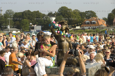 Ustka
Na molo wschodnim w Ustce odslonieto pomnik...