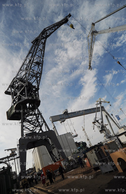 Stocznia Gdynia S.A. NA terenie zakladu dziala obecnie...