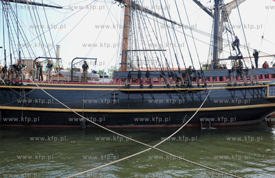 Gdansk. HMS Bounty, replika XVIII wiecznego zaglowca...