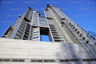 Apartamentowiec Sea Towers przy ul. Hryniewieckiego...