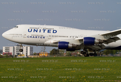 Samolot Boeing 747 już po raz szosty odwiedzil gdanskie...