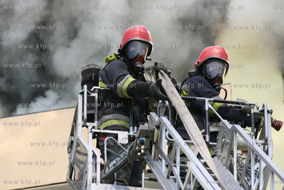 W Gdansku Zaspie wybuchł pozar w jednym z mieszkam...