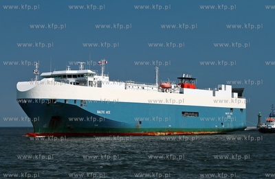 Stocznia Gdynia. Samochodowiec PC/TC Baltic Ace
02.08.2012
fot....