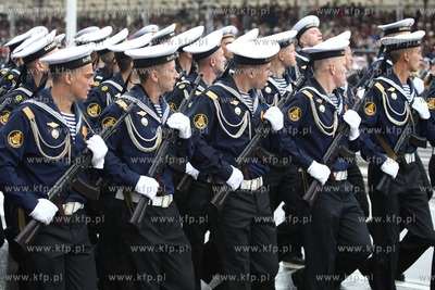 Kaliningrad , Rosja 09.05.2014 Parada na Placu Zwyciestwa...