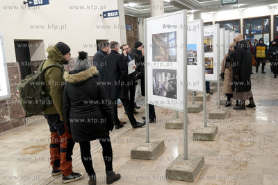 Dworzec Podmiejskie w Gdyni. Wystawa fotograficzna...