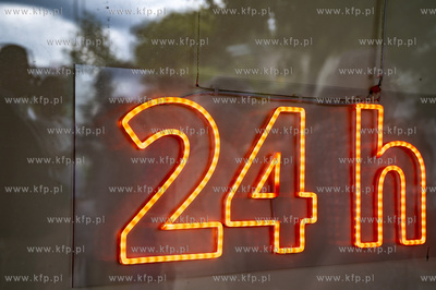 Sopot. Otwarcie pierwszej od lat całodobowej apteki,...