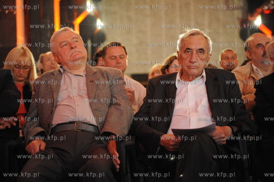 Gdansk, dawna hala Stoczni Gdanskiej, debata pt "Ekonomia...