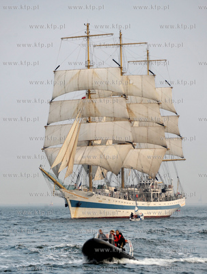 Wielka parada zaglowcow po Zatoce Gdanskiej na zakonczenie...