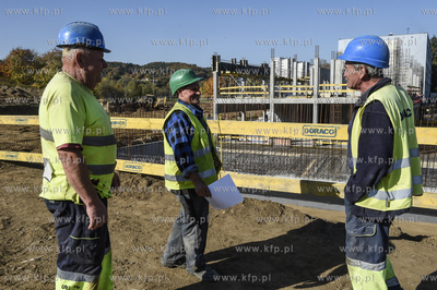 Uroczyste wmurowanie aktu erekcyjnego pod nowy budynek...