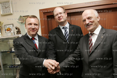 Gdansk. Urzad miasta. Konferencja prasowa dotyczaca...