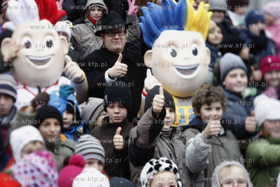 Gdansk. Maskotki Euro 2012 spotkaly sie z dziecmi i...